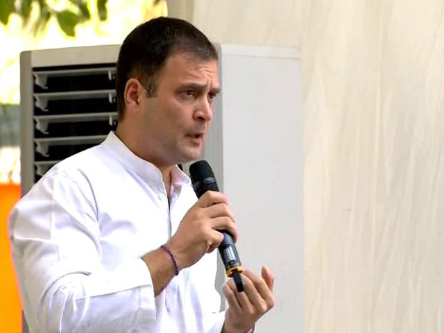 कांग्रेस अध्यक्ष राहुल गांधी और माकपा नेता येचुरी की बढ़ी मुसीबत, कोर्ट ने जारी किया समन