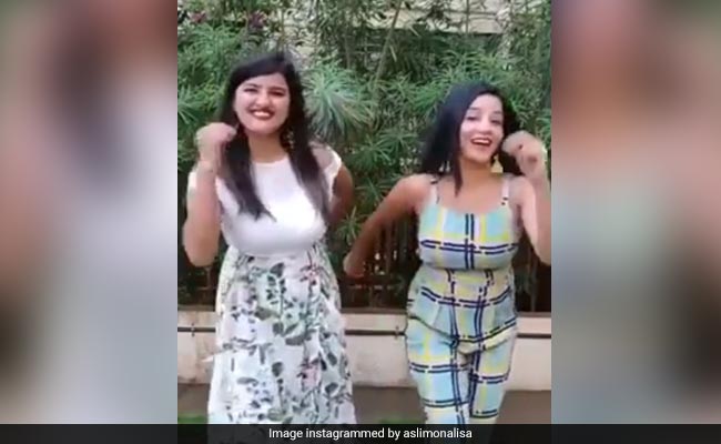 भोजपुरी एक्ट्रेस मोनालिसा ने डांस से मचाया धमाल, Video हुआ वायरल