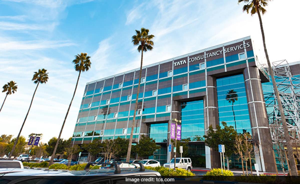 TCS के 5.84 लाख कर्मचारियों की बल्ले-बल्ले! कंपनी ने मुनाफे में 29% उछाल के बाद सैलरी बढ़ाने का किया ऐलान