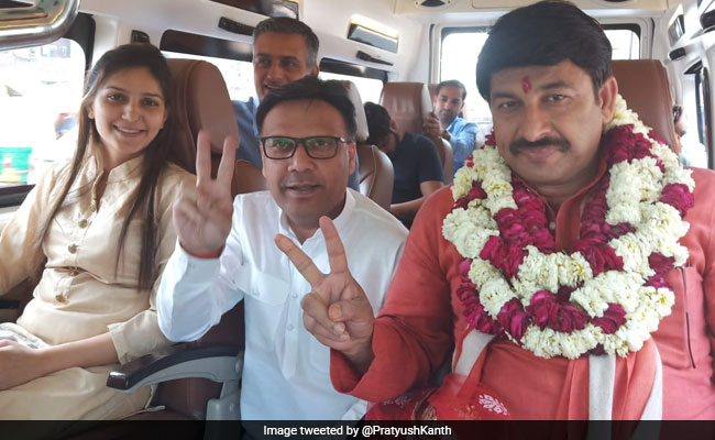 Lok Sabha Elections: Sapna Chaudhary Joins BJP Roadshow, Says Manoj Tiwari A "Good Friend"