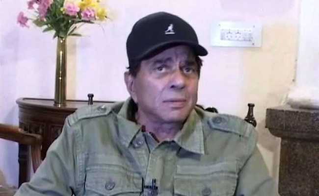 Dharmendra Tweets Congratulations To Son, "<i>Dharti Puttra</i>" Sunny Deol