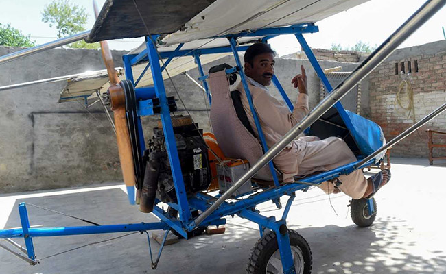 A Popcorn Seller Has Caught The Attention Of Pakistan Air Force