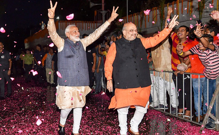 Results 2019 : इस जोड़ी ने विपक्ष की कमजोर कड़ी को पकड़कर बनाई रणनीति, पीएम नरेंद्र मोदी की जीत के 10 कारण Results 2019 : इस जोड़ी ने विपक्ष की कमजोर कड़ी को पकड़कर बनाई रणनीति, पीएम नरेंद्र मोदी की जीत के 10 कारण