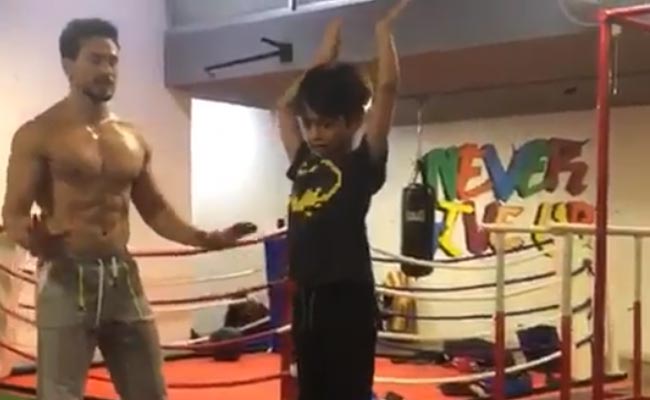 Shilpa Shetty's Son Viaan Is <I>A Student Of The Year</i> In The Making, Courtesy 'Guru' Tiger Shroff