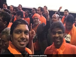 नरेंद्र मोदी को फिर PM बनते देखने के लिए लोगों ने बुक किया सिनेमा हॉल, लगे मोदी-मोदी के नारे... नरेंद्र मोदी को फिर PM बनते देखने के लिए लोगों ने बुक किया सिनेमा हॉल, लगे मोदी-मोदी के नारे...