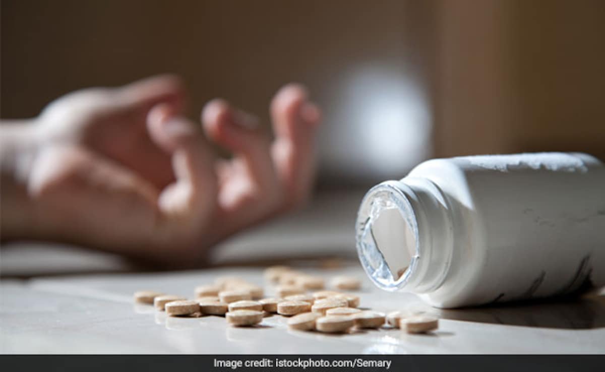 सेक्स ड्रग के ओवरडोज से गई शख्स की जान, कमरे में मंगेतर का कर रहा था इंतजार!