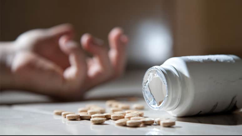 सेक्स ड्रग के ओवरडोज से गई शख्स की जान, कमरे में मंगेतर का कर रहा था इंतजार!