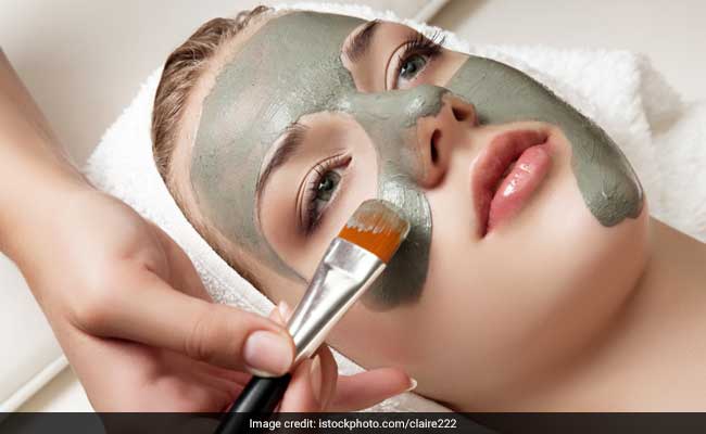 7 Types Of Clay That Will Wonders For Oily, Acne-Prone Skin