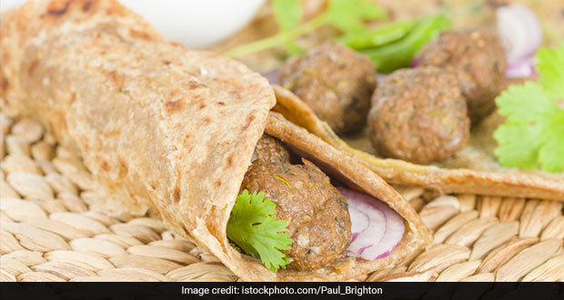 7 Best Street Foods Of Kolkata | Bengali Street Food Recipes