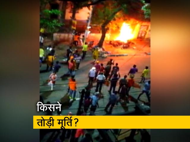 विद्यासागर कॉलेज का गेट तोड़कर कौन घुसा?