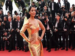 Cannes 2019: Aishwarya Rai Bachchan's Gold Dress Reviewed By Abhishek And The Internet Cannes 2019: Aishwarya Rai Bachchan's Gold Dress Reviewed By Abhishek And The Internet