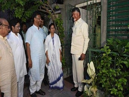 In Chandrababu Naidu's Meet With Mamata Banerjee, A Whiff Of Worry In Chandrababu Naidu's Meet With Mamata Banerjee, A Whiff Of Worry