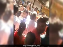 भोपालः कांग्रेस उम्मीदवार दिग्विजय सिंह के साथ कंप्यूटर बाबा ने निकाला रोड शो, लगने लगे मोदी-मोदी के नारे भोपालः कांग्रेस उम्मीदवार दिग्विजय सिंह के साथ कंप्यूटर बाबा ने निकाला रोड शो, लगने लगे मोदी-मोदी के नारे