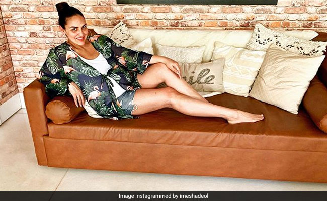 How Esha Deol Is Dealing With The Summer Heat In Her Final Trimester