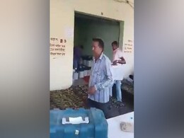 EVM के Video हुए वायरल तो बॉलीवुड एक्ट्रेस बोलीं- ये हो क्या रहा है... EVM के Video हुए वायरल तो बॉलीवुड एक्ट्रेस बोलीं- ये हो क्या रहा है...