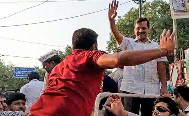 AAP Leader Asks Delhi Top Cop For Probe Into Slap Attack On Arvind Kejriwal