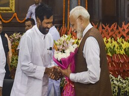 रामविलास पासवान की बरसी पर PM मोदी ने लिखी भावुक चिट्ठी, बेटे चिराग पासवान ने जताया आभार रामविलास पासवान की बरसी पर PM मोदी ने लिखी भावुक चिट्ठी, बेटे चिराग पासवान ने जताया आभार
