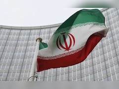 ईरान के झंडे पर कई बार लिखी गई है ये चीज, जान लीजिए वजह