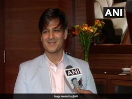 ऐश्वर्या राय के 'मीम' विवाद पर महिला आयोग ने भेजा नोटिस, विवेक ओबेरॉय बोले- 'माफी किसलिए?' ऐश्वर्या राय के 'मीम' विवाद पर महिला आयोग ने भेजा नोटिस, विवेक ओबेरॉय बोले- 'माफी किसलिए?'