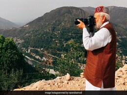 शोभा डे ने पीएम मोदी के क्लाउड वाले बयान पर ली चुटकी, लिखा- मेरा सिर बादलों में है, मैं किसी के रडार... शोभा डे ने पीएम मोदी के क्लाउड वाले बयान पर ली चुटकी, लिखा- मेरा सिर बादलों में है, मैं किसी के रडार...