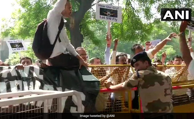 Jet Airways' Employees Hold Protest Outside Civil Aviation Ministry