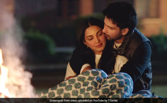 <I>Kabir Singh</i>: Shahid Kapoor Shuts Down Reporter Pestering Kiara Advani About Kissing Scene