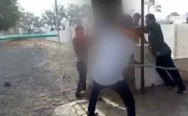 गोरक्षा के नाम पर महिला समेत 3 लोगों की बेरहमी से पिटाई, वीडियो वायरल होने के बाद  5 आरोपी गिरफ्तार