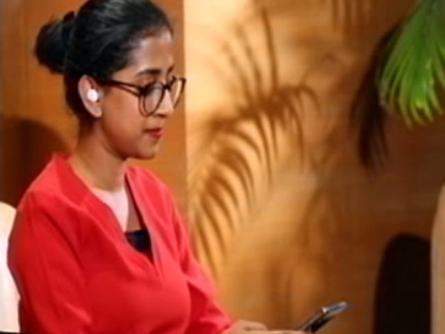 Apple AirPods (2019) vs Samsung Galaxy Buds