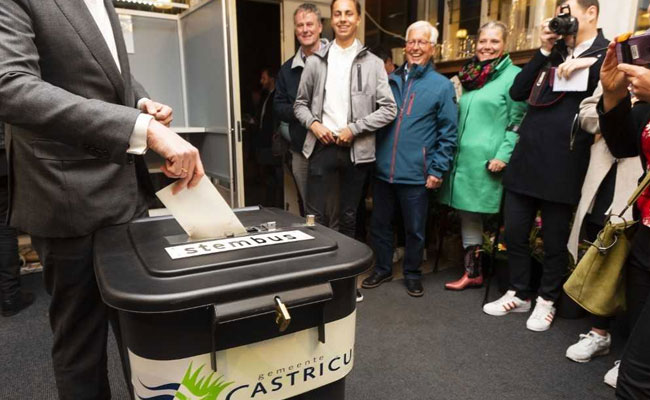 European Union Elections Kick Off As Polls Open In Britain, Netherlands