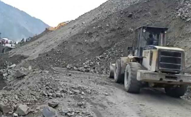 Jammu Srinagar National Highway Closed Due to Landslide