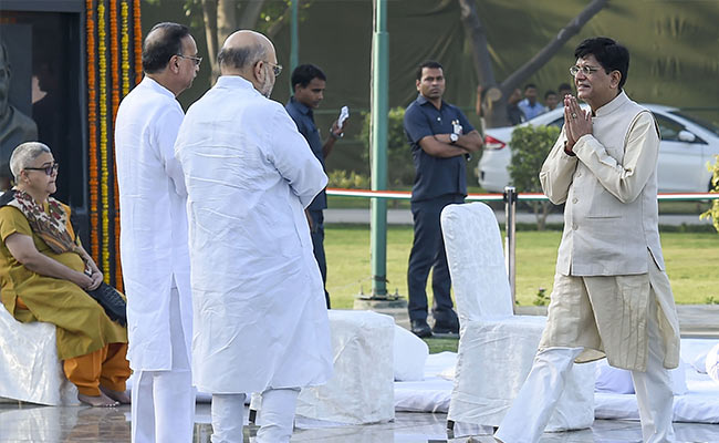 BJP's Go-To Man Piyush Goyal Retains Cabinet Post