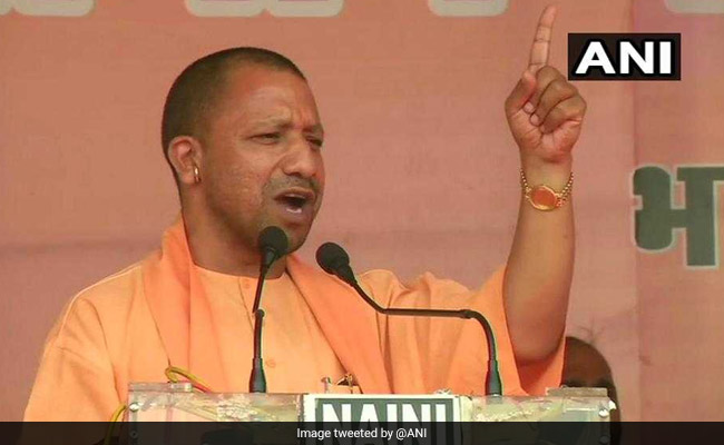Is Arvind Kejriwal Leader Of Delhi Or <i>Dharnas</i>, Asks Yogi Adityanath