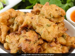 Navratri 2025: When Is Navratri? 5 Vrat-Friendly Pakoda Recipes You Can Try