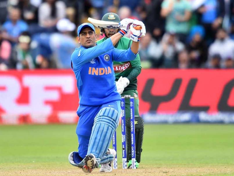 #JCBkikhudai के बाद छाई Dhoni Ki Dhulai, शतक जड़ा तो लोगों ने यूं किए ट्वीट