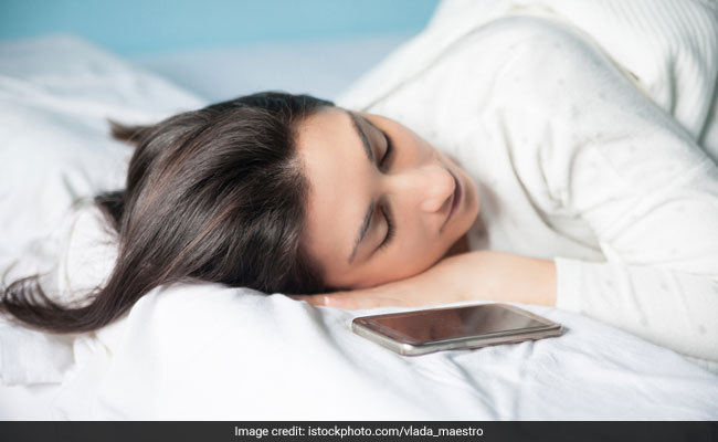 The blue light emitted by the screens of mobile devices has been associated with poor sleep