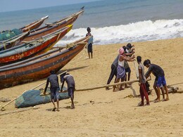 Cyclone Fani Live Updates: Cyclone Fani To Make Landfall In Odisha's Puri Today Cyclone Fani Live Updates: Cyclone Fani To Make Landfall In Odisha's Puri Today