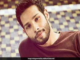 Siddhant Chaturvedi Found Dubbing For Chris Hemsworth In <i>MIB: International</i> 'Tough' Siddhant Chaturvedi Found Dubbing For Chris Hemsworth In <i>MIB: International</i> 'Tough'