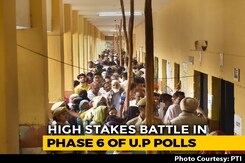 In Samajwadi Party Stronghold, Akhilesh Yadav Goes Up Against Bhojpuri Star In Samajwadi Party Stronghold, Akhilesh Yadav Goes Up Against Bhojpuri Star