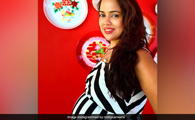 Sameera Reddy Is Getting 'Happily Tanned' On Her Babymoon In Goa