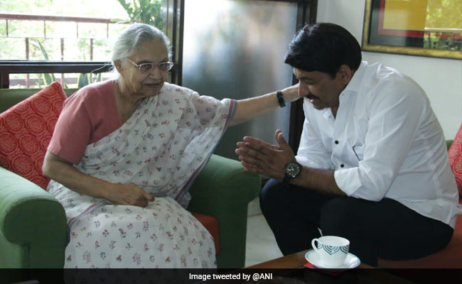 Manoj Tiwari Visits Sheila Dikshit After Winning Delhi North East Lok Sabha Seat