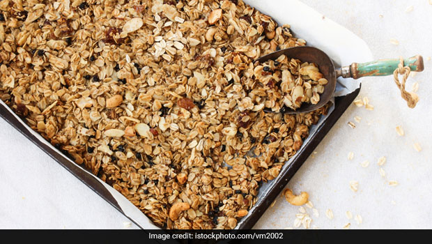 Weight Loss-Friendly Breakfast Recipe: Make Fibre And Protein-Rich Toasted Almond Granola (Video)