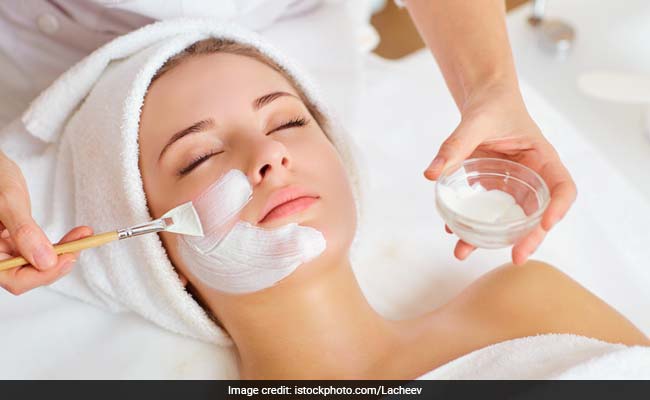 Skin Care Tips: Fight Skin Problems With These Homemade Face Packs