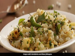 Navratri 2022 Recipe: व्रत में चटपटा खाने का कर रहा है मन तो ट्राई करें साबूदाना की ये क्विक और टेस्टी रेसिपी Navratri 2022 Recipe: व्रत में चटपटा खाने का कर रहा है मन तो ट्राई करें साबूदाना की ये क्विक और टेस्टी रेसिपी