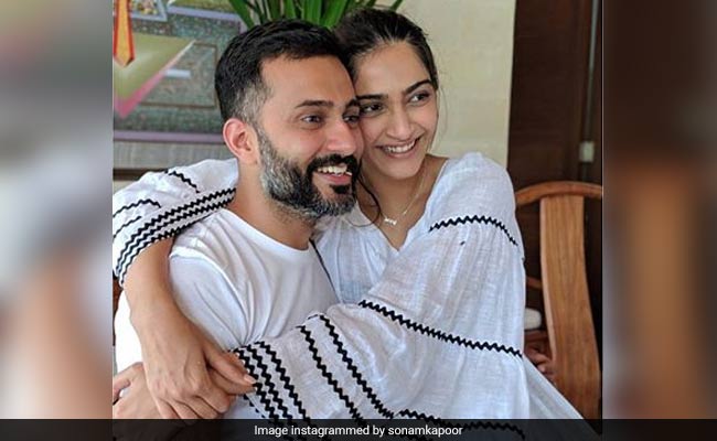 On First Anniversary, Sonam Kapoor Reveals She Put On Weight And Had Dark Circles After Wedding And 'That's Okay'