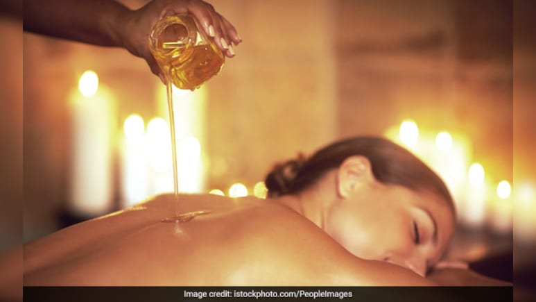 Dadi Nani Ke Nuskhe: नहाने से पहले लगा लीजिए एक चीज, रूई जैसी मुलायम रहेगी स्किन