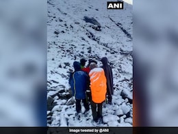 Explainer: ओले, ठंड, बारिश... चट्टानों में काटी रात, उत्तराखंड में कैसे मर गए 9 ट्रैकर! Explainer: ओले, ठंड, बारिश... चट्टानों में काटी रात, उत्तराखंड में कैसे मर गए 9 ट्रैकर!