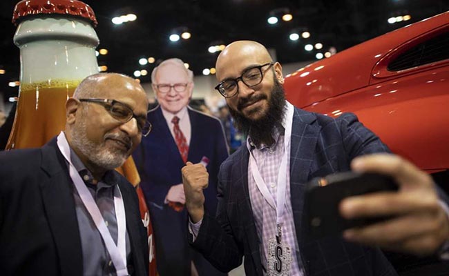 Indian-Origin Father And Son See Much To Admire In Warren Buffett's Ways