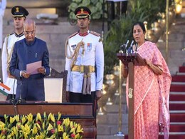 देश की पहली महिला 'वित्तमंत्री' बनीं निर्मला सीतारमण, इस पद को देने के पीछे ये है बड़ी वजह देश की पहली महिला 'वित्तमंत्री' बनीं निर्मला सीतारमण, इस पद को देने के पीछे ये है बड़ी वजह