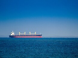 यमन समर्थित हूती विद्रोहियों ने लाल सागर में भारत आ रहे तेल टैंकर पर किया मिसाइलों से हमला