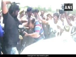 Video :  निजी सुरक्षा में लगे शख्स ने पटना में मीडियाकर्मी को पीटा, तेज प्रताप यादव ने कहा- मुझे मारने की साजिश Video :  निजी सुरक्षा में लगे शख्स ने पटना में मीडियाकर्मी को पीटा, तेज प्रताप यादव ने कहा- मुझे मारने की साजिश